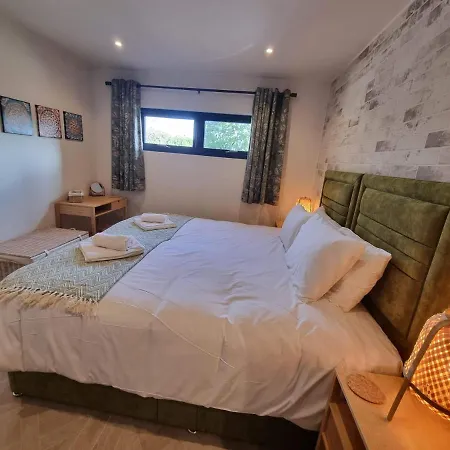 Rudgleigh By Cliftonvalley Holiday home